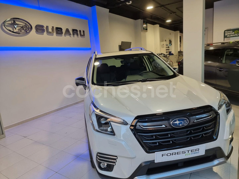SUBARU Forester 2.0i Hybrid CVT Executive