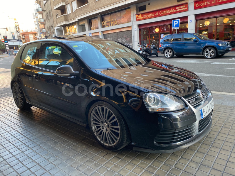 VOLKSWAGEN Golf 3.2 R32 4MOTION