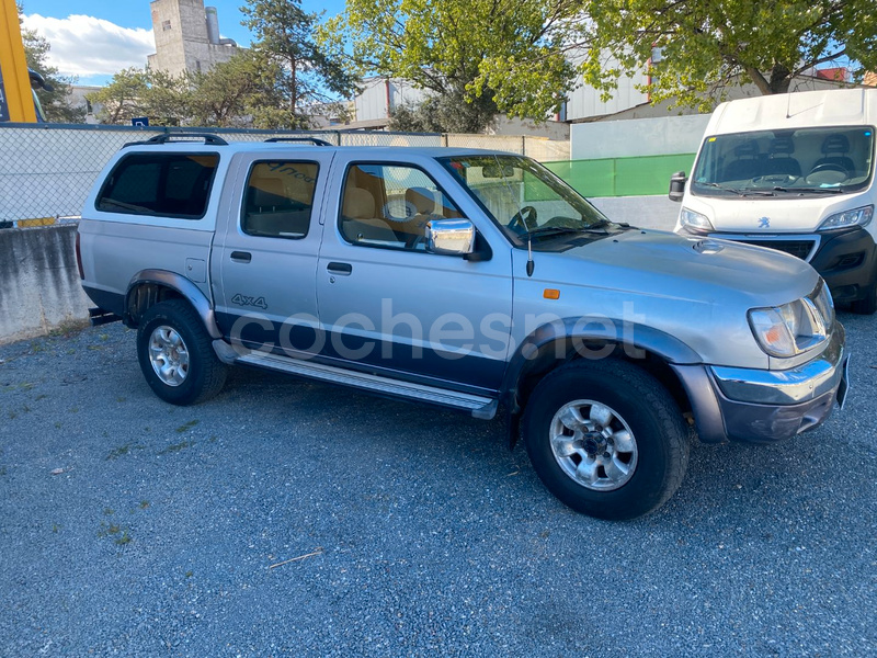 NISSAN Pick-up 2.5 TD DOUBLE CAB NAVARA