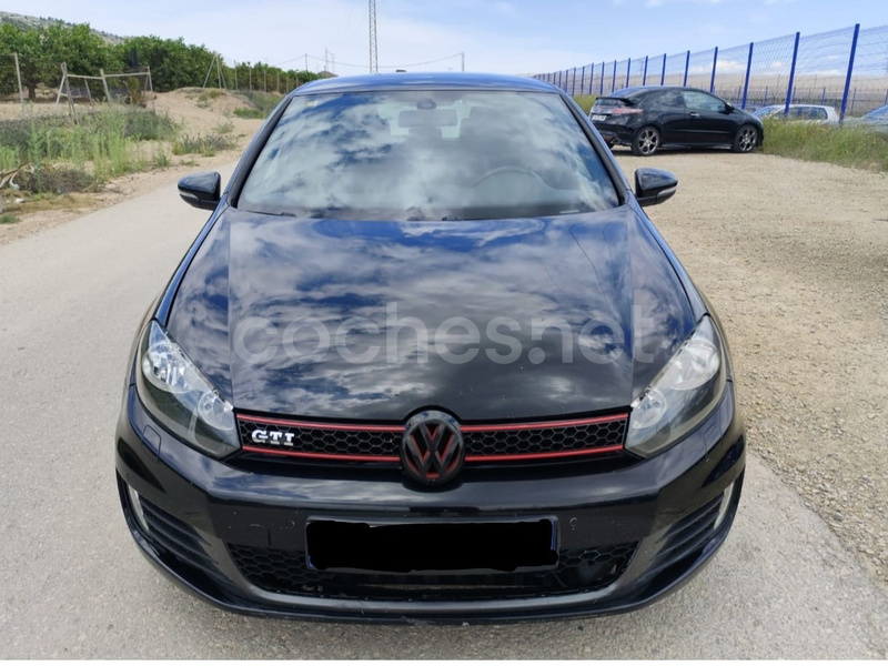 VOLKSWAGEN Golf 2.0 TSI GTI