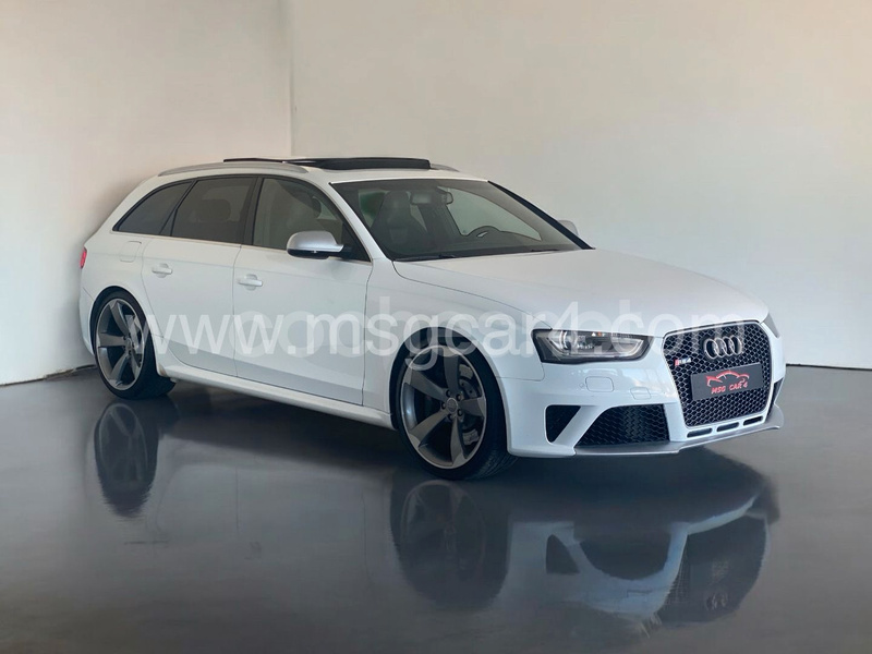 AUDI RS4 Avant 4.2 FSI quattro