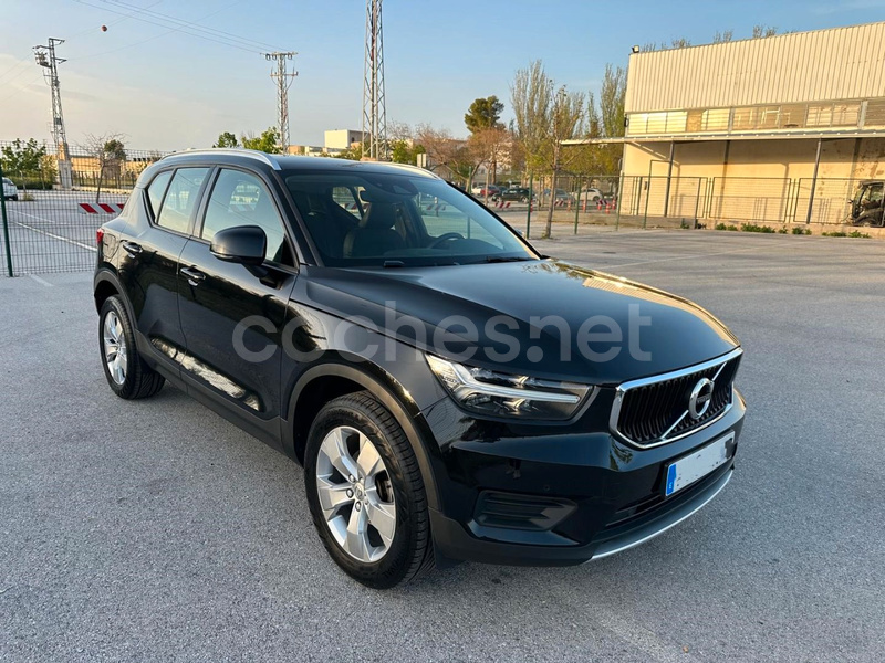 VOLVO XC40 2.0 D3 Momentum Pro