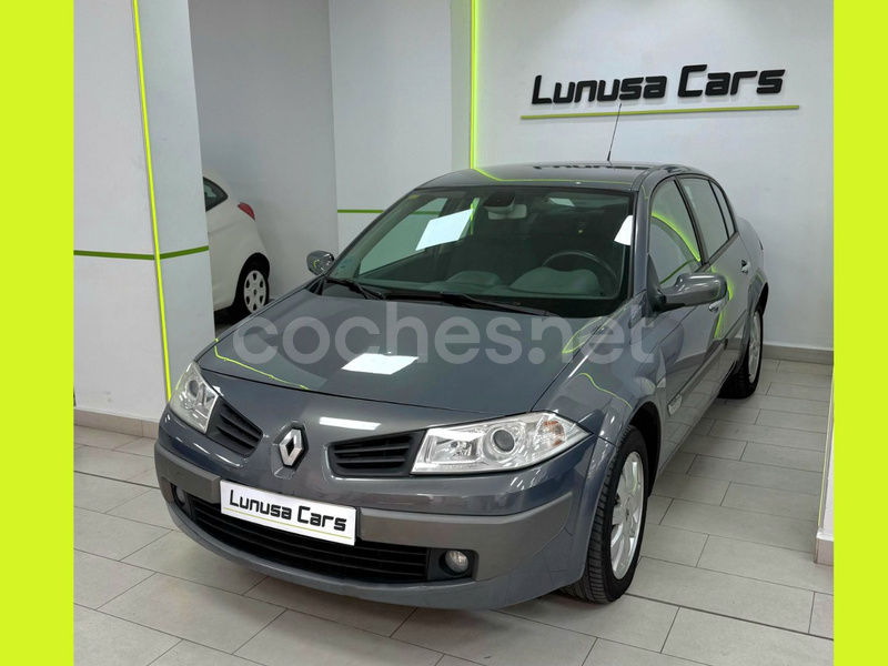 RENAULT Mégane Sedan Dynamique 1.6 16v