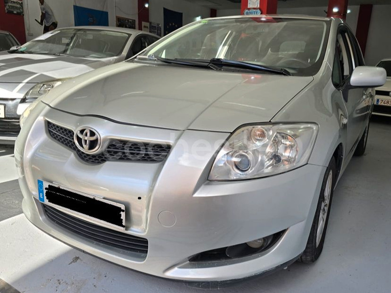 TOYOTA Auris 1.4 VVTi Auris