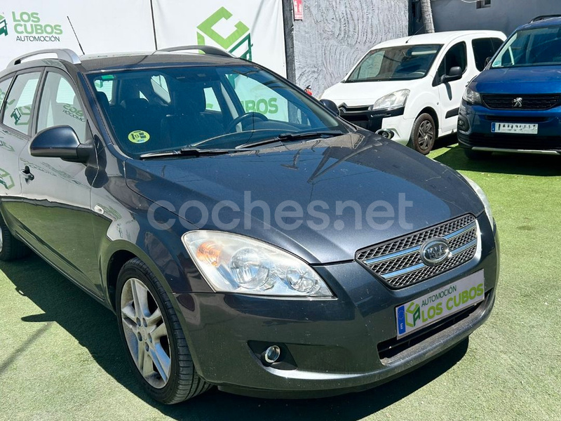KIA cee'd Sporty Wagon 2.0 CRDi Emotion