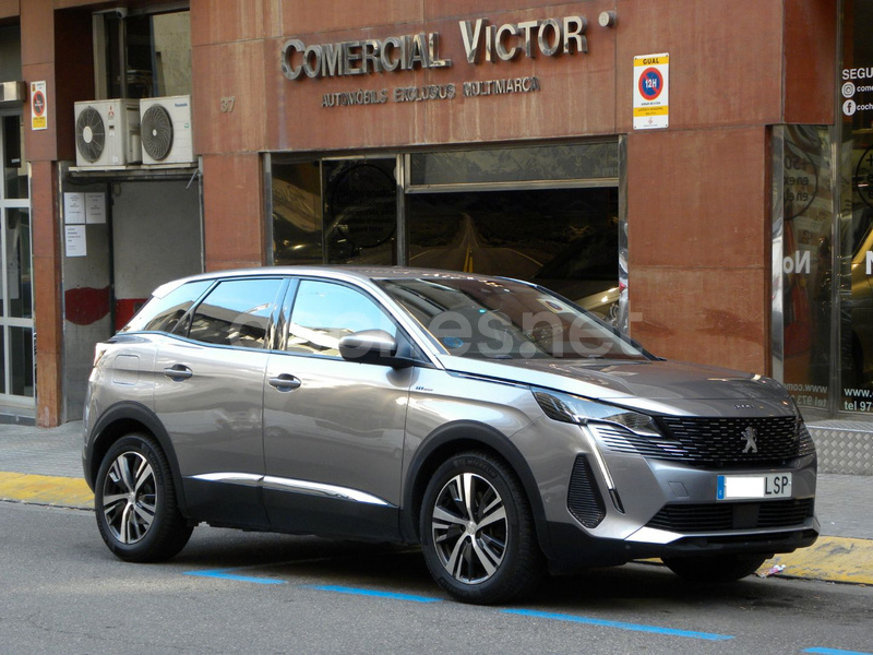 PEUGEOT 3008 Hybrid 225 eEAT8 Allure Pack