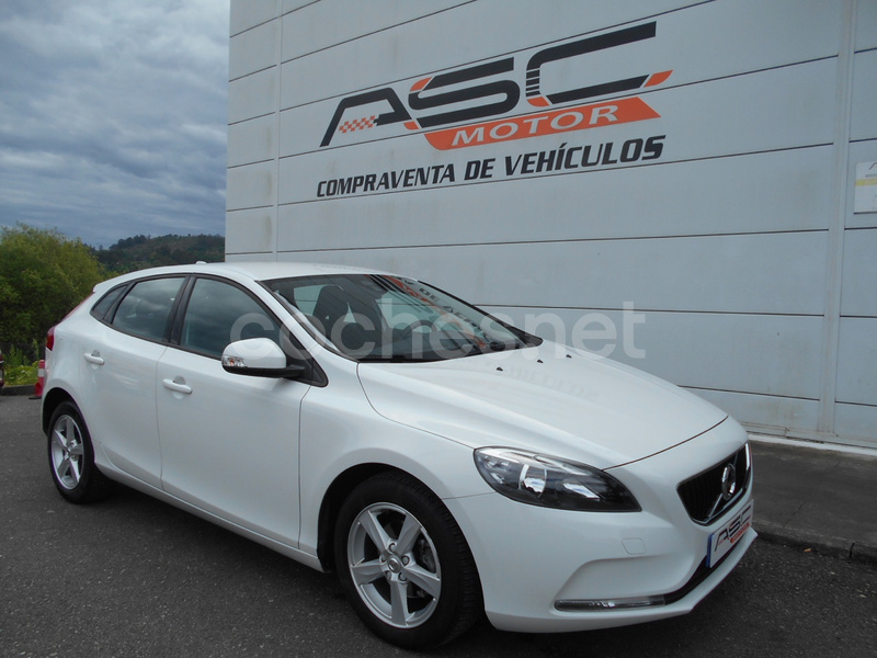 VOLVO V40 2.0 D2 Kinetic
