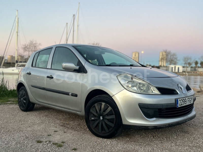 RENAULT Clio Confort Dynamique 1.5DCI85