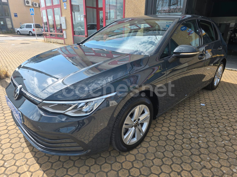 VOLKSWAGEN Golf Life 1.0 eTSI DSG