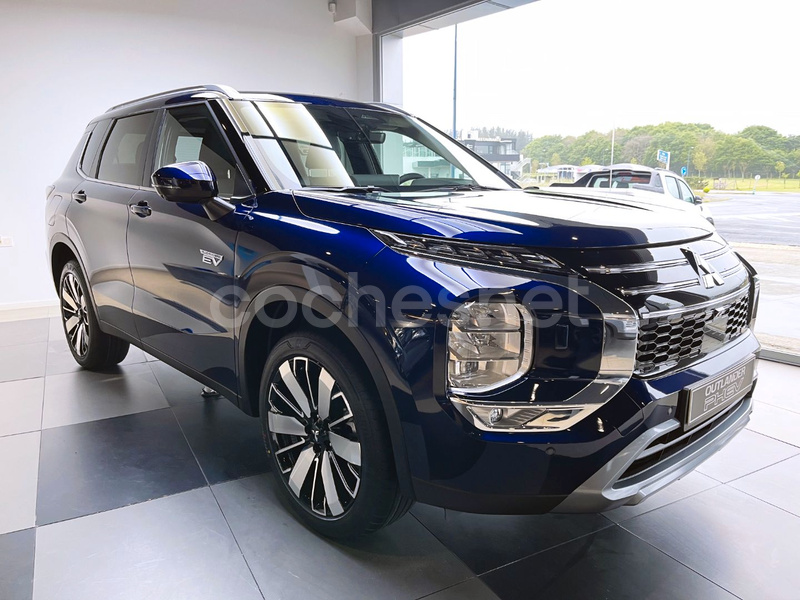 MITSUBISHI Outlander PHEV Kaiteki 4WD