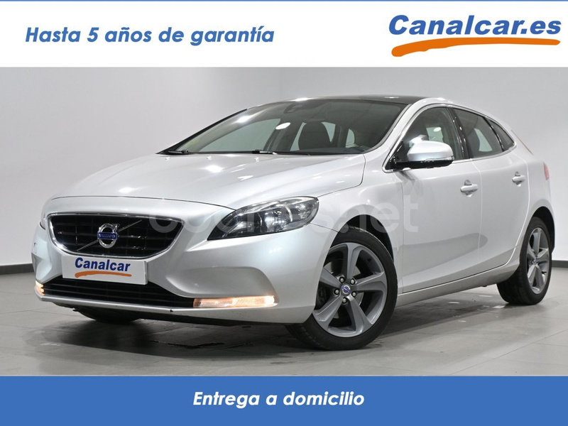 VOLVO V40 Cross Country 1.6 D2 Momentum Auto
