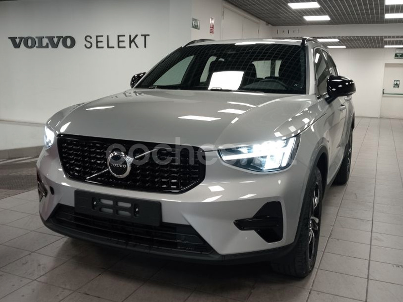 VOLVO XC40 2.0 B3 G Plus Dark Auto