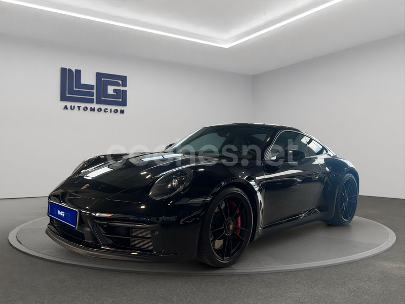 PORSCHE 911 Carrera 4 GTS Coupe