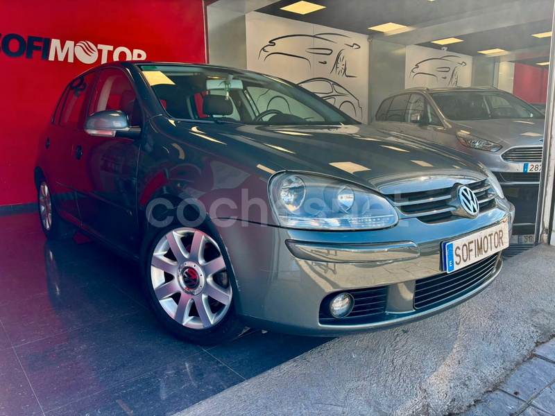 VOLKSWAGEN Golf 1.6 FSI Sportline
