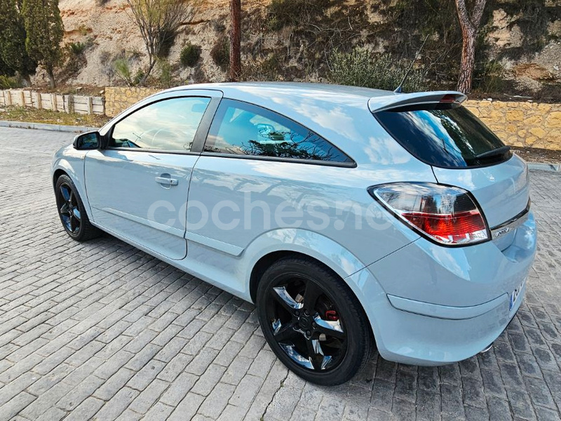 OPEL Astra GTC 1.6 16v Sport