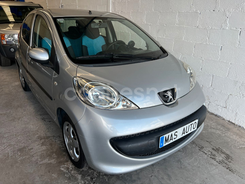 PEUGEOT 107 1.0i Urban