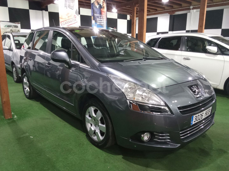 PEUGEOT 5008 Access 1.6 HDI 112 FAP