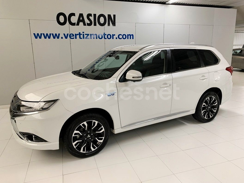 MITSUBISHI Outlander 2.0 PHEV Kaiteki Auto 4WD
