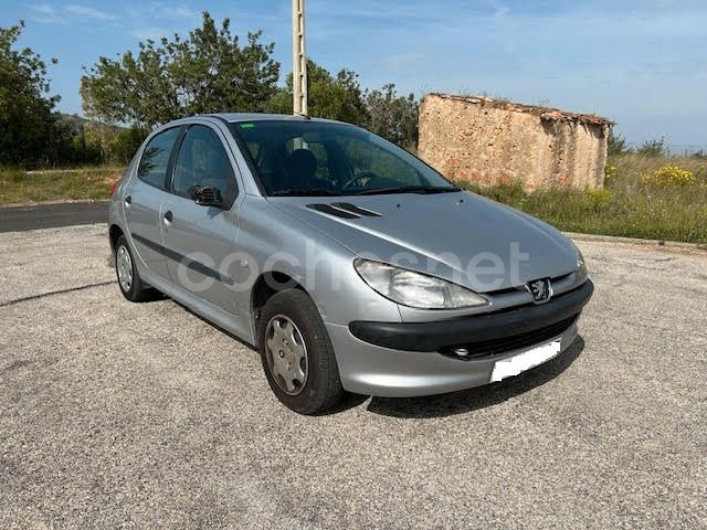 PEUGEOT 206 XR 75