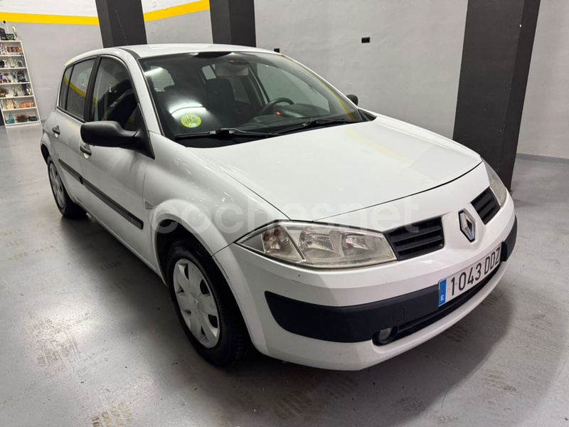 RENAULT Mégane CONFORT AUTHENTIQUE 1.4 16v