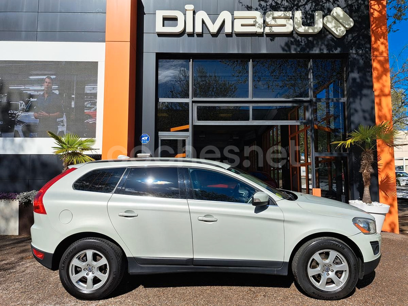 VOLVO XC60 2.4D Momentum Auto
