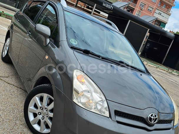 TOYOTA Corolla Verso 2.2 D4D Luna