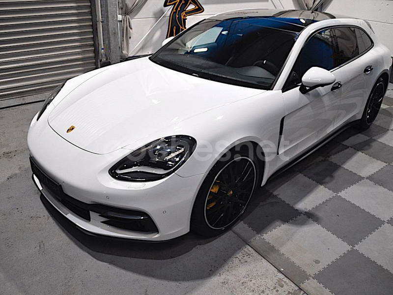 PORSCHE Panamera GTS