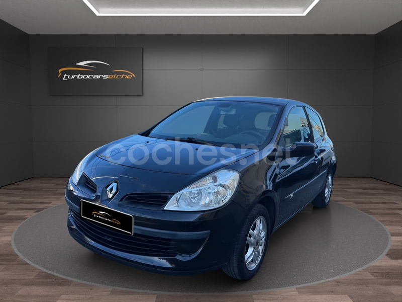 RENAULT Clio Confort Dynamique 1.4 16v