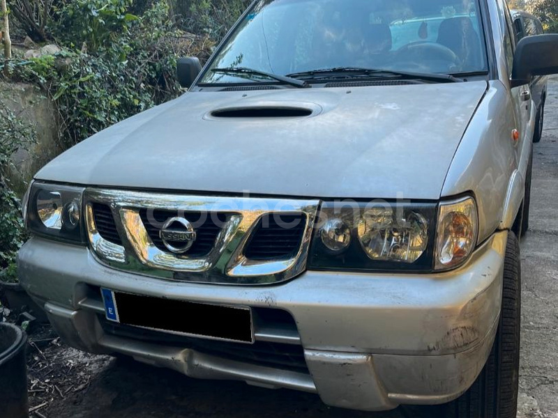 NISSAN Terrano 2.7 TDi Sport