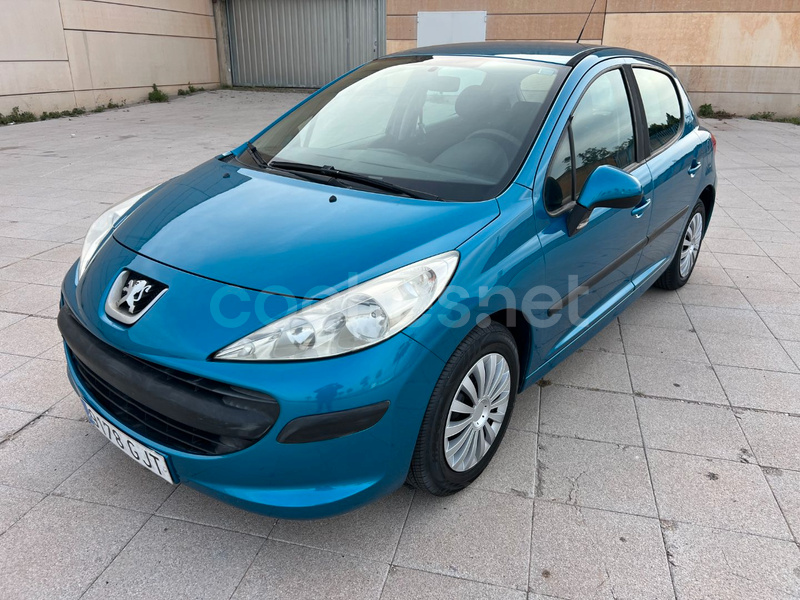 PEUGEOT 207 Confort 1.4 HDI 70