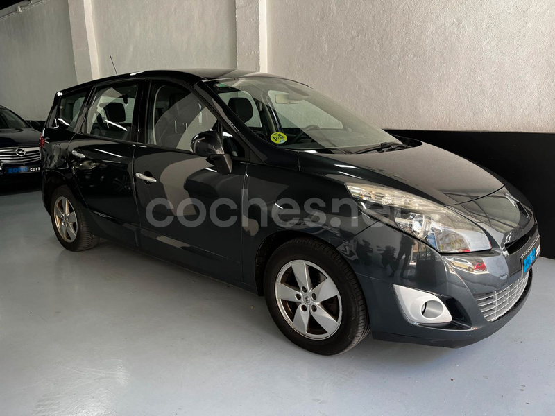 RENAULT Grand Scénic Dynamique dCi 110 7 plazas