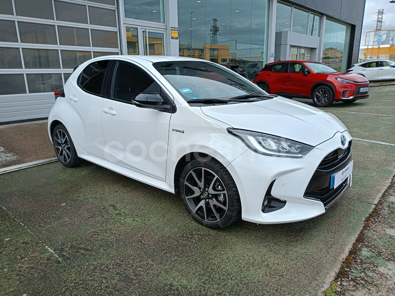 TOYOTA Yaris 1.5 120H Style Plus
