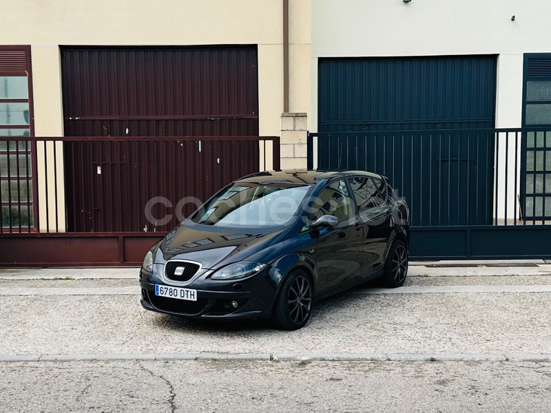 SEAT Toledo 2.0 TDI DSG Sport
