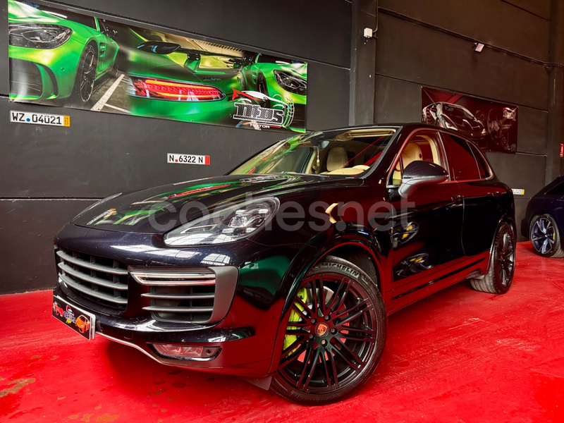 PORSCHE Cayenne Turbo