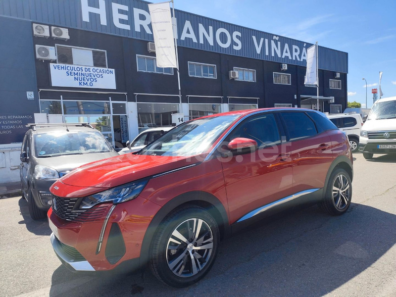 PEUGEOT 3008 1.2 PureTech SS Allure