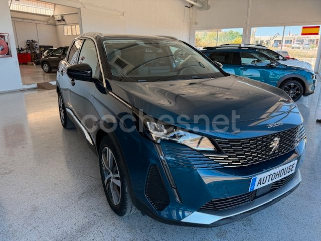 PEUGEOT 3008 1.2 PureTech SS Allure