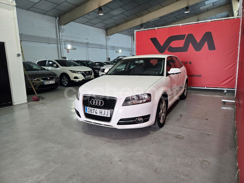 AUDI A3 Sportback 1.6 TDI 105 Stronic Attraction