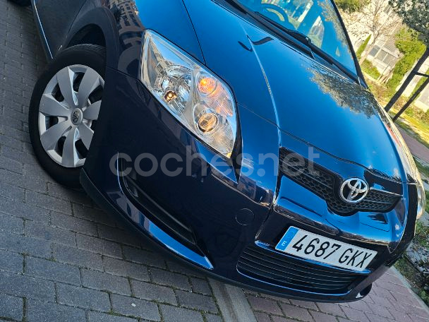 TOYOTA Auris 1.4 D4D Active