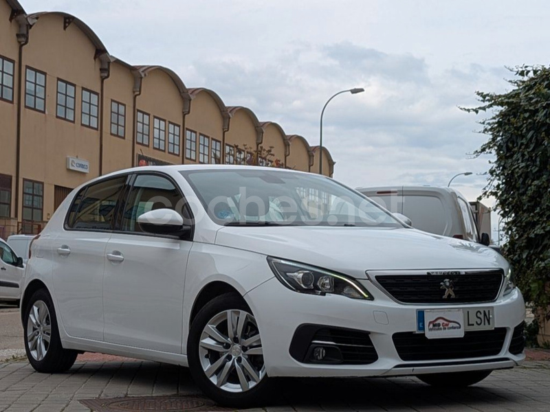 PEUGEOT 308 Allure BlueHDi 130 SS EAT8