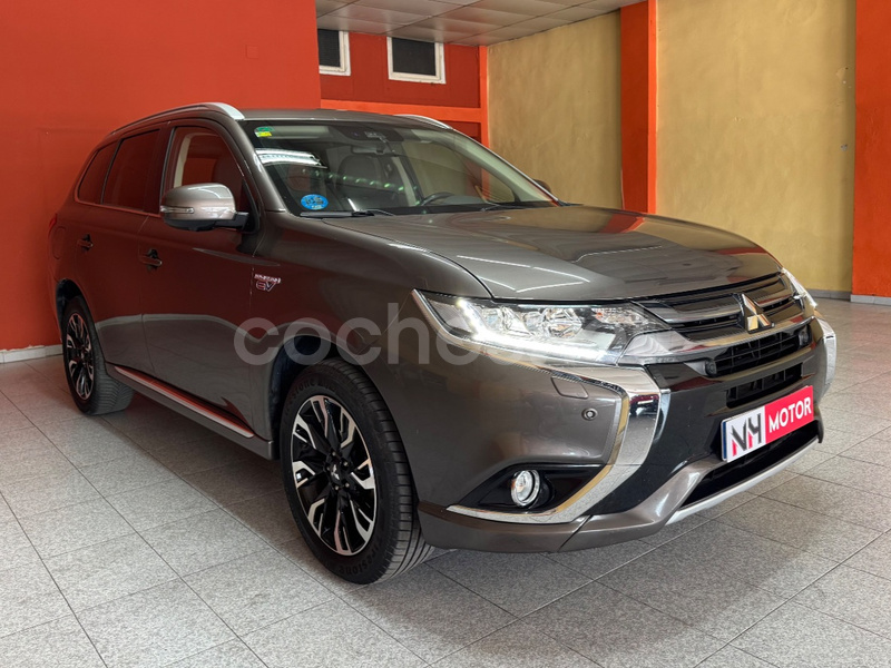 MITSUBISHI Outlander 2.0 PHEV Kaiteki Auto 4WD