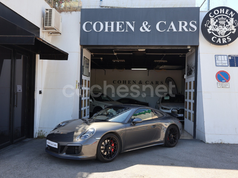 PORSCHE 911 Carrera GTS