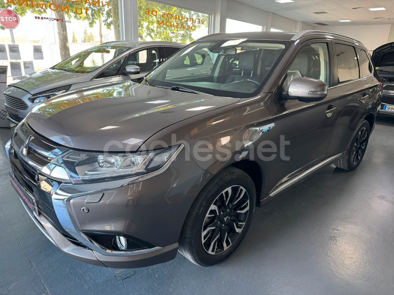 MITSUBISHI Outlander 2.0 PHEV Kaiteki Auto 4WD