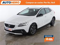 VOLVO V40 Cross Country 1.5 T3 Plus Auto VOLVO V40 Cross Country 1.5 T3 Plus Auto