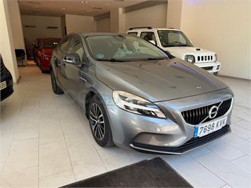 VOLVO V40 2.0 T2 Momentum