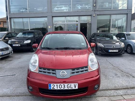 セレーナ NISSAN NOTE de color rojo de segunda mano y ocasión | Coches.net