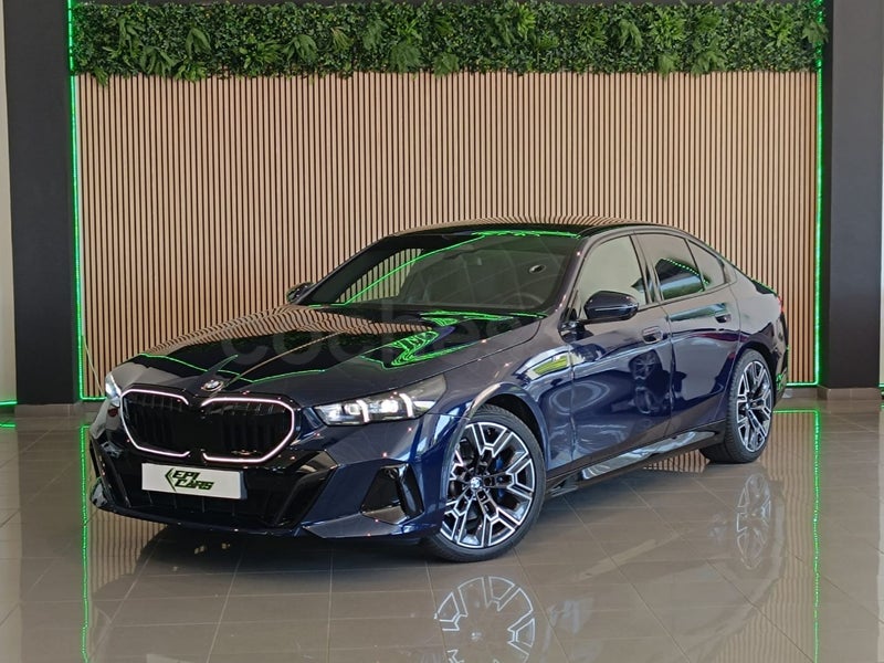 BMW Serie 5 520d xDrive - Coche de segunda mano en Fuenlabrada - Imagen 1