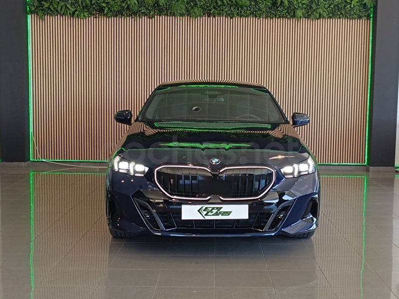 BMW Serie 5 520d xDrive - Coche de segunda mano en Fuenlabrada - Imagen 2