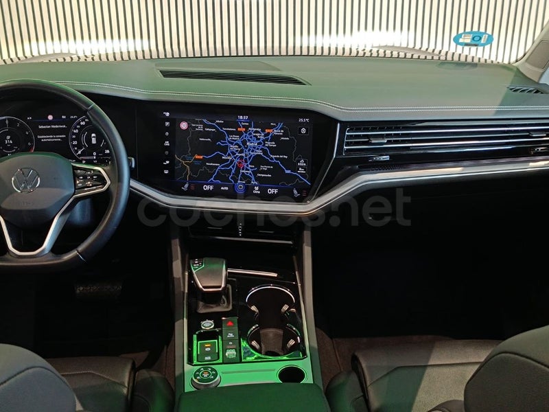 VOLKSWAGEN Touareg eHybrid Eleg 3.0 V6 TSI Tip 4M - Coche de segunda mano en Fuenlabrada - Imagen 7