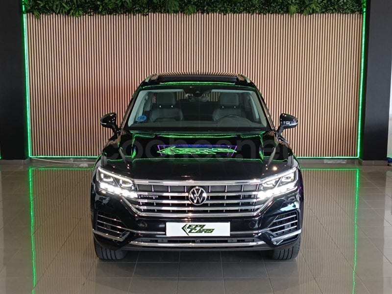 VOLKSWAGEN Touareg eHybrid Eleg 3.0 V6 TSI Tip 4M - Coche de segunda mano en Fuenlabrada - Imagen 2