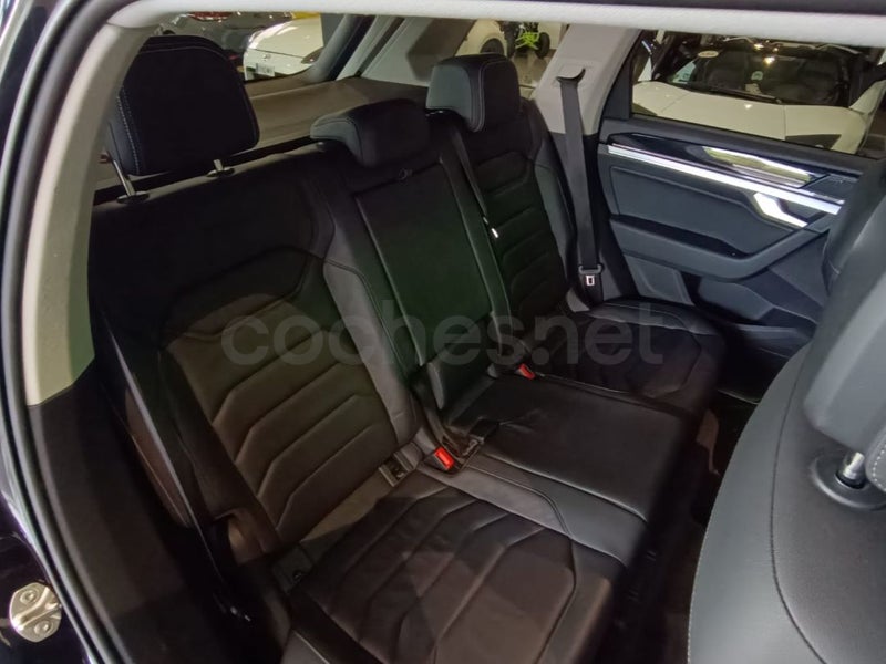 VOLKSWAGEN Touareg eHybrid Eleg 3.0 V6 TSI Tip 4M - Coche de segunda mano en Fuenlabrada - Imagen 11